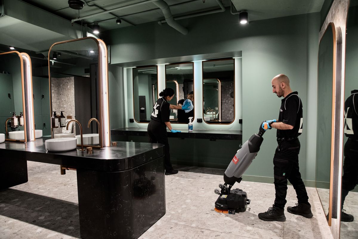 Hygex Commercial Cleaning & Maintenance Experts